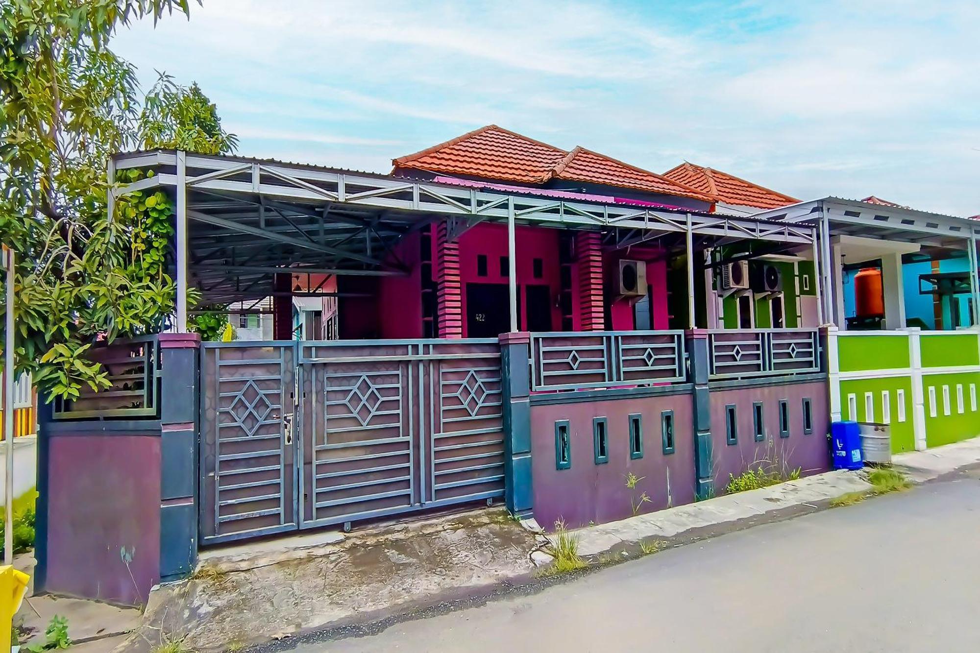 Spot On 92466 Adam Kost Syariahnearwisata Jembatan Barito Hotel Banjarmasin  Ngoại thất bức ảnh